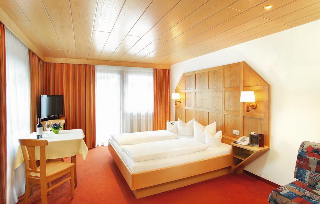 Hotel Tirolerhof Sankt Anton am Arlberg Dış mekan fotoğraf
